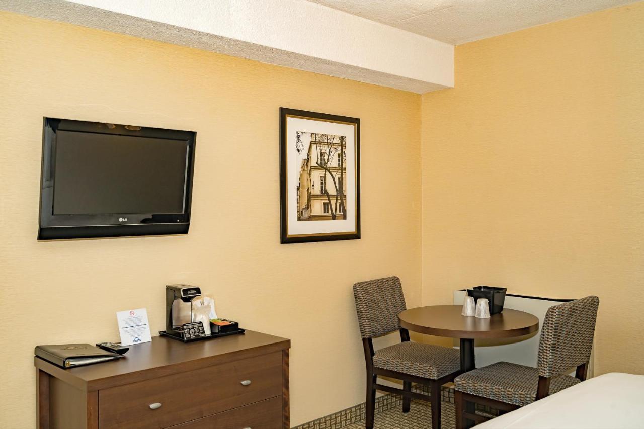 Days Inn By Wyndham Niagara Falls Lundys Lane Eksteriør bilde