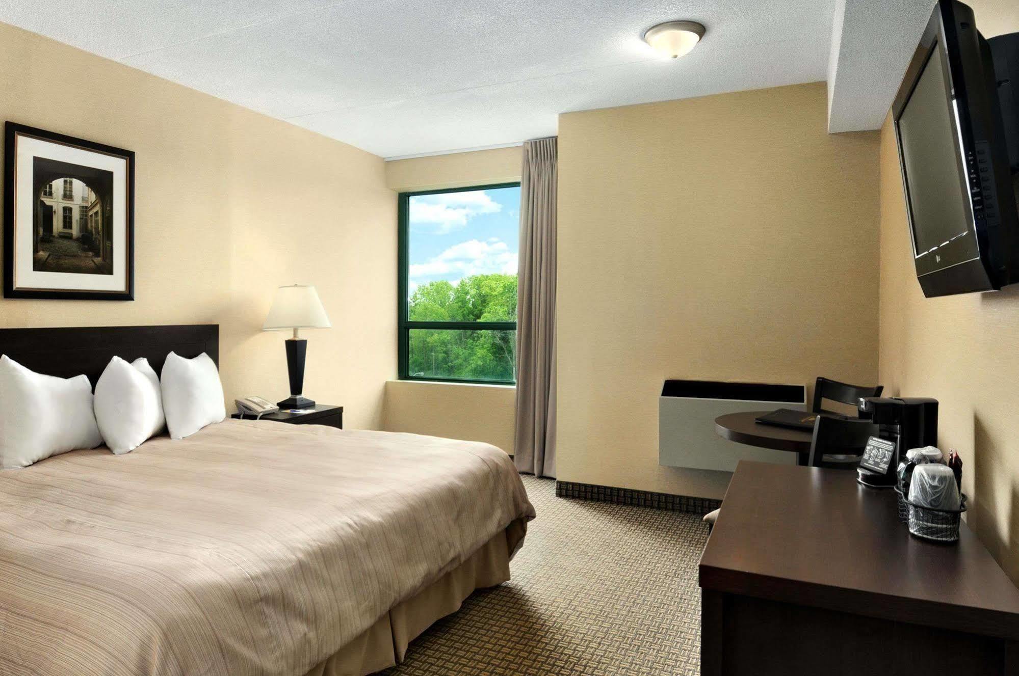 Days Inn By Wyndham Niagara Falls Lundys Lane Eksteriør bilde