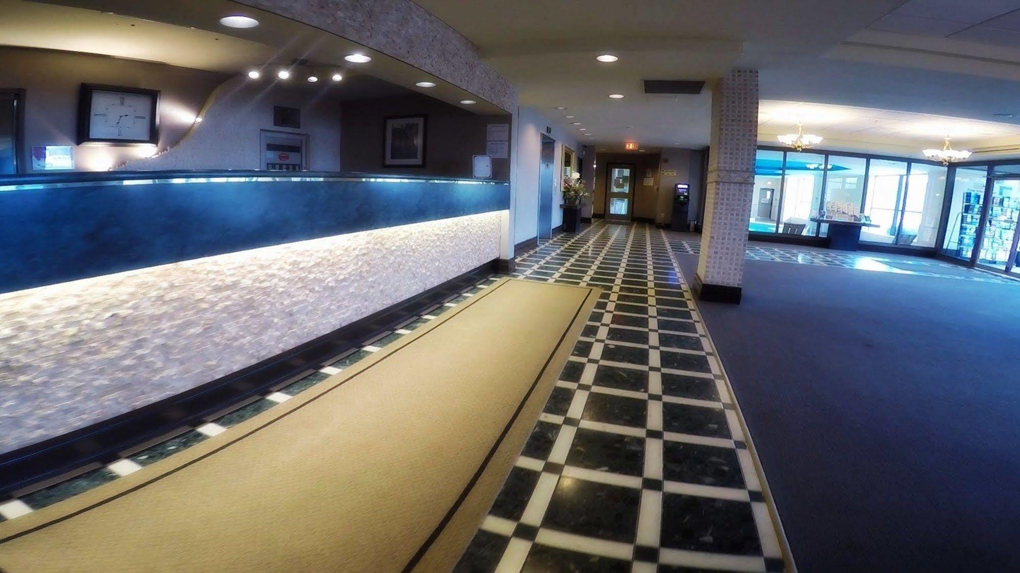 Days Inn By Wyndham Niagara Falls Lundys Lane Eksteriør bilde