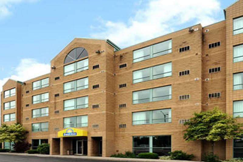Days Inn By Wyndham Niagara Falls Lundys Lane Eksteriør bilde