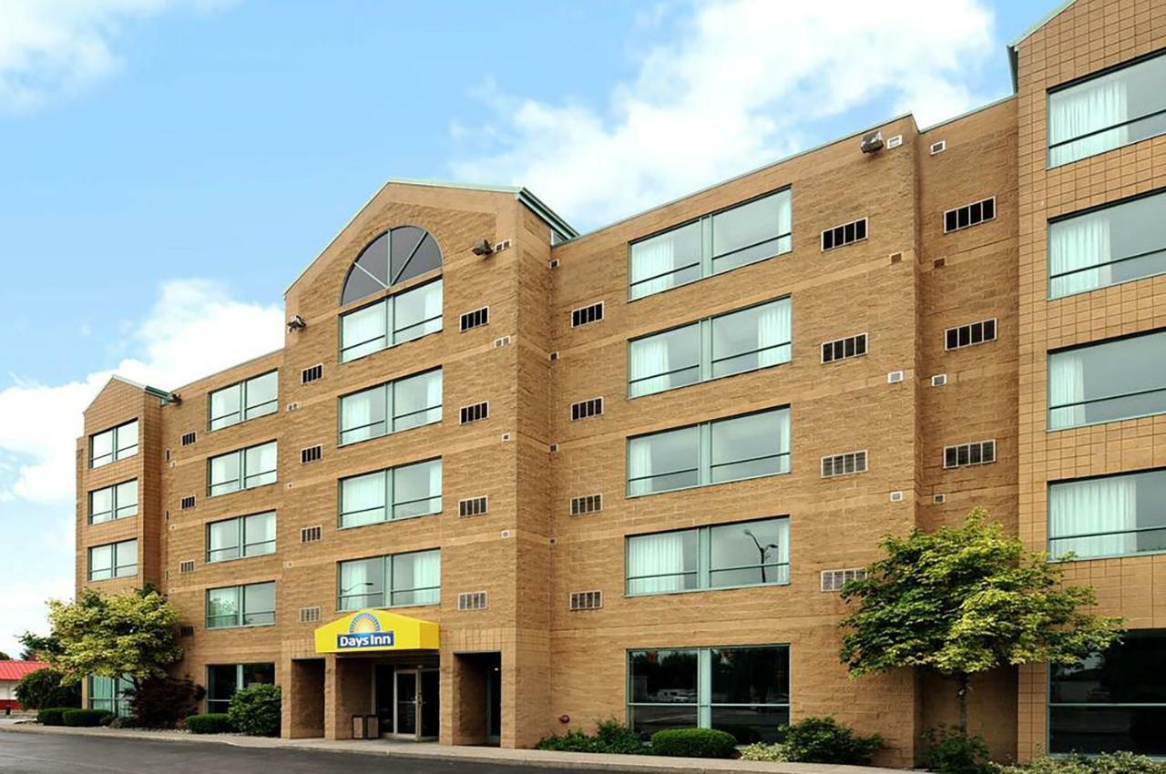 Days Inn By Wyndham Niagara Falls Lundys Lane Eksteriør bilde