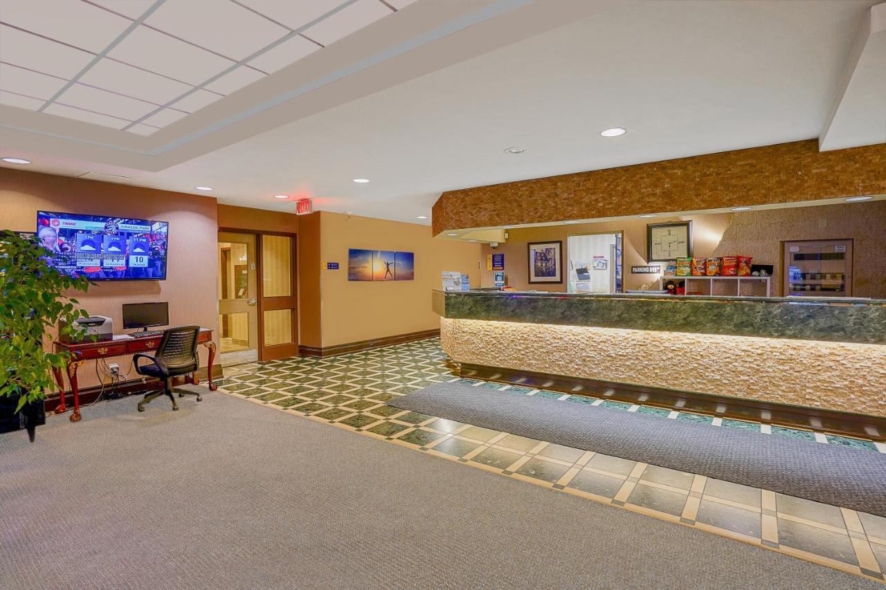 Days Inn By Wyndham Niagara Falls Lundys Lane Eksteriør bilde