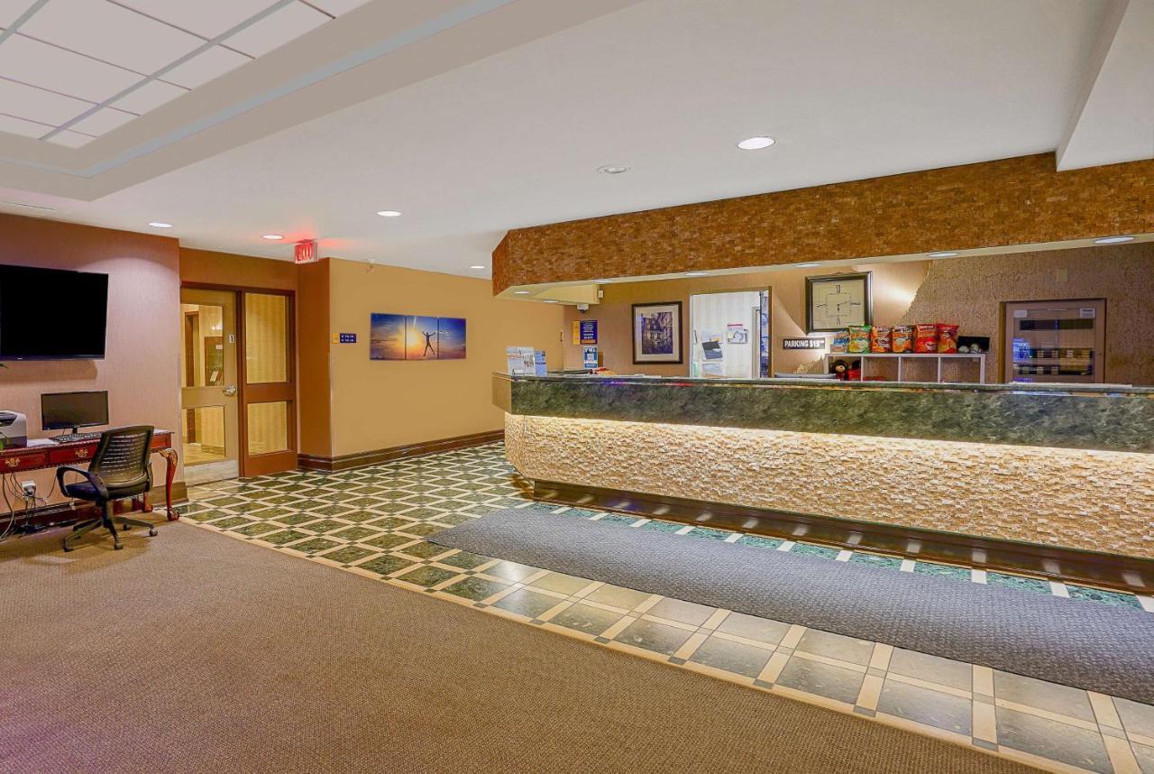 Days Inn By Wyndham Niagara Falls Lundys Lane Eksteriør bilde